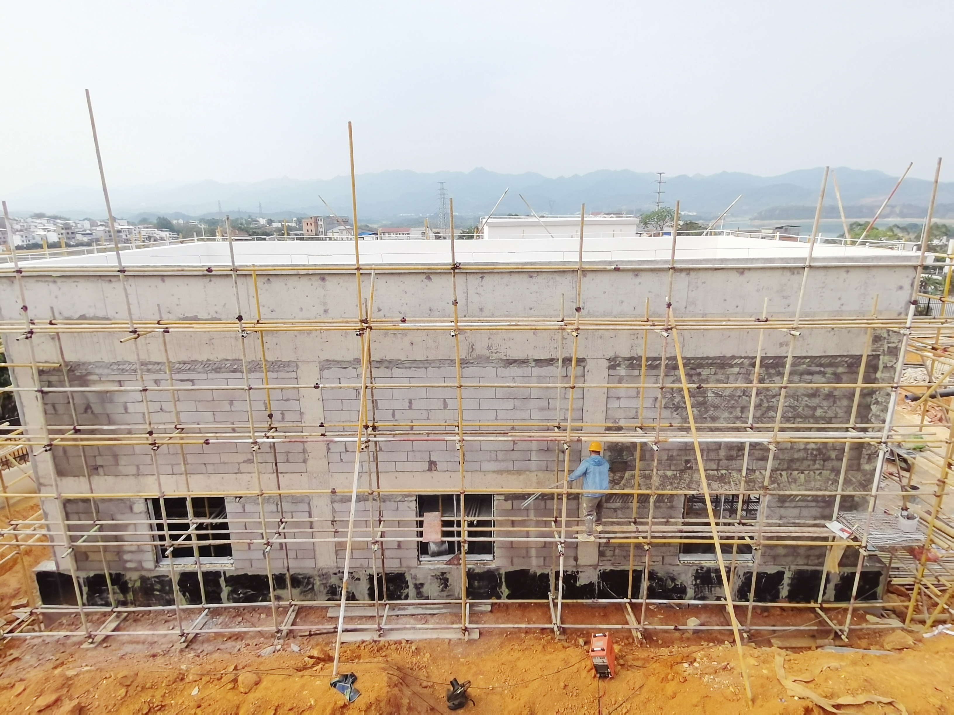 綜合泵房外墻防水底層施工_副本